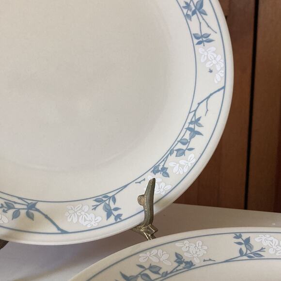 Vintage Corelle “First of Spring” Dinner Plate, Set of 4 - Picture 4 of 9